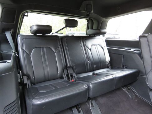 Used 2020 Ford Expedition Limited w/ Equipment Group 302A AWD/4WD image 17
