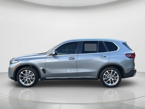 New 2026 BMW X5 xDrive40i w/ Premium Package image 2
