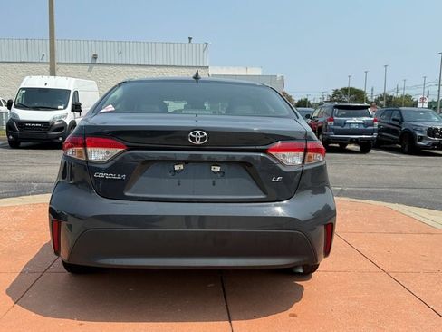 Used 2023 Toyota Corolla LE FWD image 5