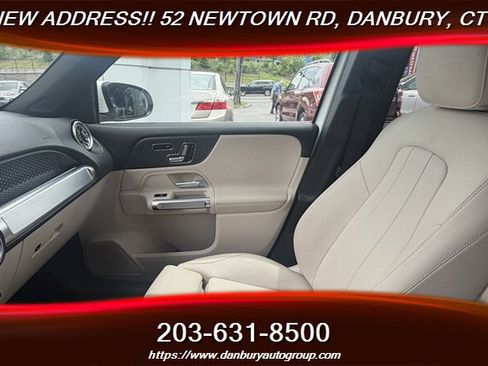 Used 2025 Mercedes-Benz GLB 250 4MATIC image 15