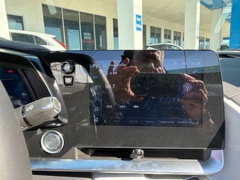 Certified 2025 Chevrolet Corvette E-Ray AWD/4WD image 17