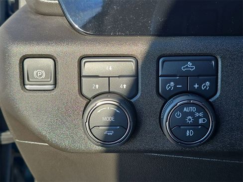 Certified 2025 Chevrolet Silverado 2500 LT image 18