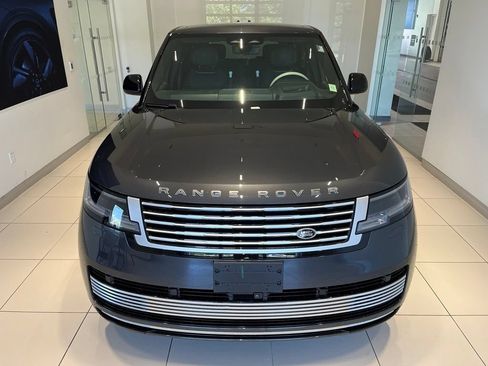 Used 2024 Land Rover Range Rover SV AWD/4WD image 12
