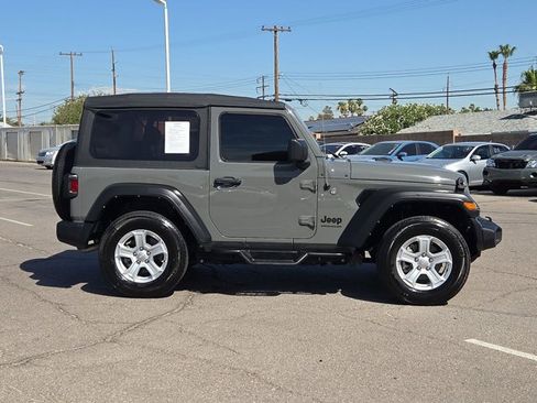 Used 2022 Jeep Wrangler Sport AWD/4WD image 4