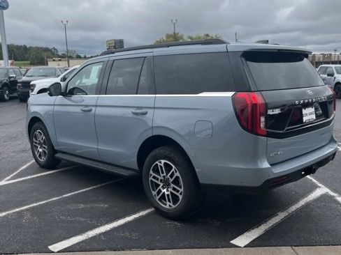 New 2025 Ford Expedition Active image 4
