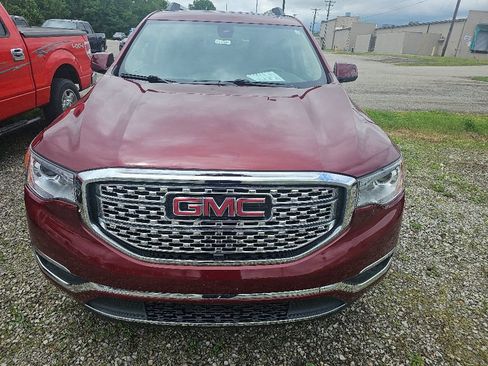 Used 2017 GMC Acadia Denali w/ Technology Package FWD image 2