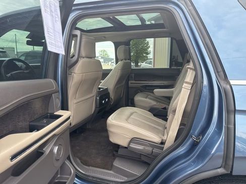 Used 2018 Ford Expedition Limited w/ Equipment Group 301A AWD/4WD image 11