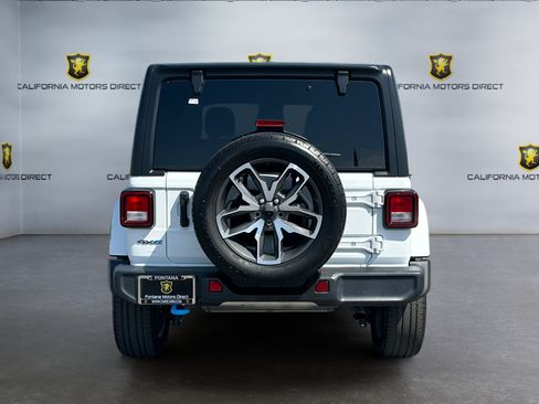 Used 2024 Jeep Wrangler Unlimited AWD/4WD image 4