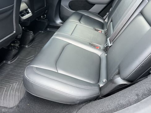 Used 2023 Tesla Model Y Long Range AWD/4WD image 28