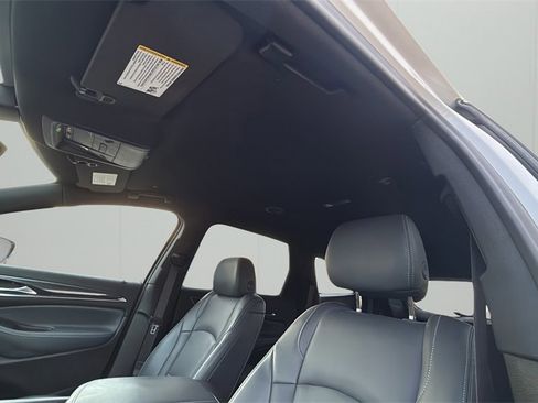 Used 2022 Buick Enclave Essence w/ Sport Touring Edition image 15