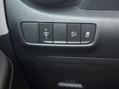 Used 2023 Hyundai Kona Limited AWD/4WD image 38