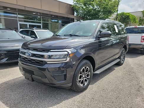 Used 2022 Ford Expedition XLT RWD image 2