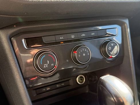 Used 2021 Volkswagen Tiguan S image 10