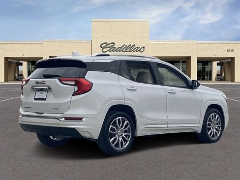 Used 2023 GMC Terrain Denali w/ Denali Premium Package image 5