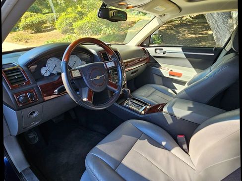 Used 2005 Chrysler 300 Touring image 18