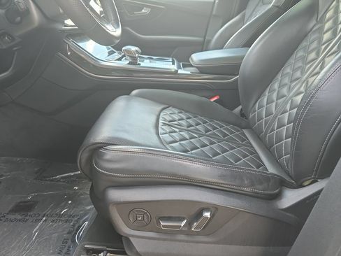 Used 2023 Audi SQ8 Prestige w/ Prestige Package AWD/4WD image 26
