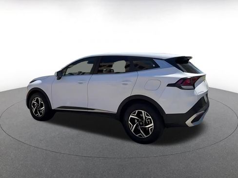 Used 2025 Kia Sportage LX image 10