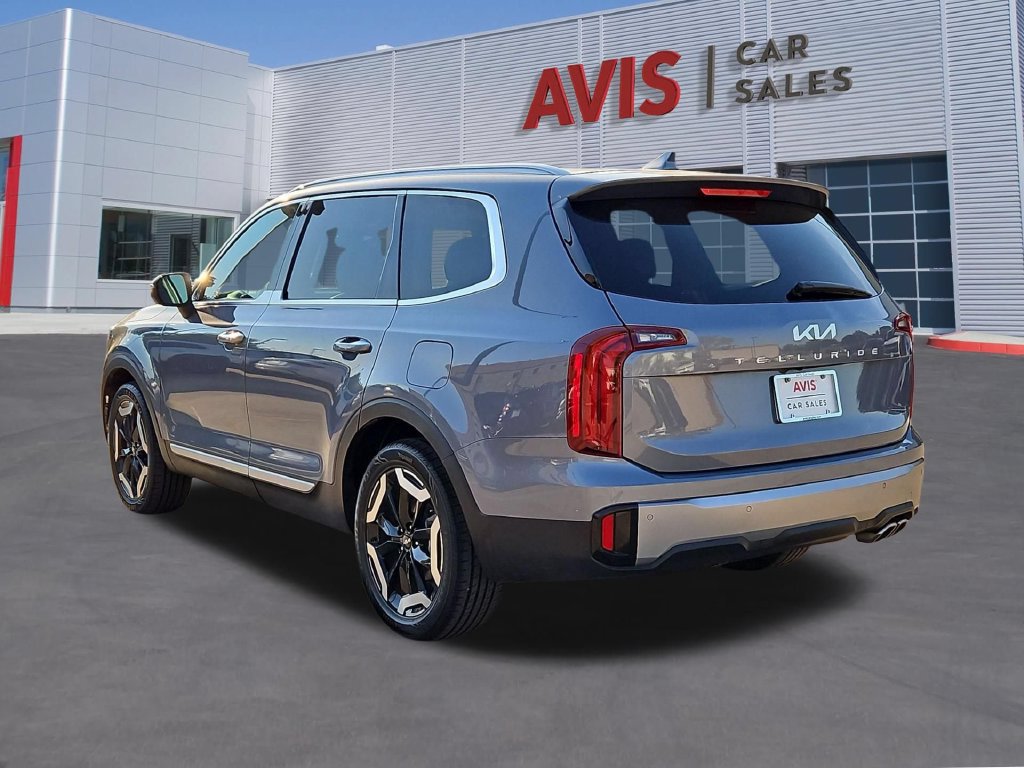 Used 2025 Kia Telluride S FWD image 7