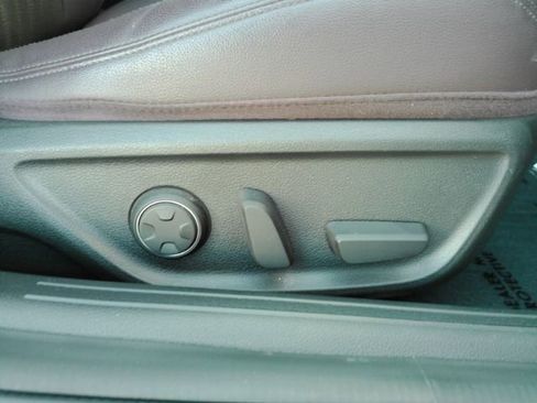 Used 2022 Genesis G70 2.0T w/ Prestige Package image 20