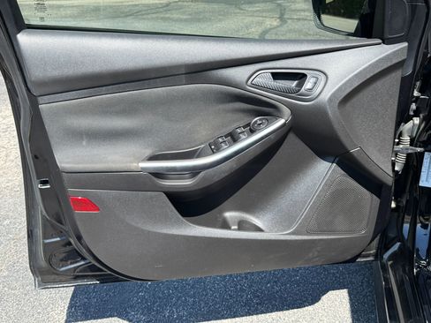 Used 2016 Ford Focus ST FWD image 12
