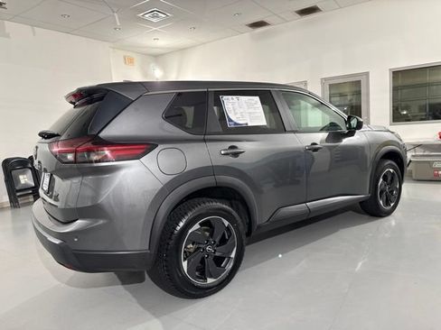 Used 2024 Nissan Rogue SV FWD image 12