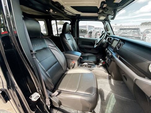 Used 2022 Jeep Wrangler Unlimited Sahara w/ Cold Weather Group image 33