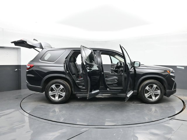 Used 2025 Honda Pilot EX-L image 47