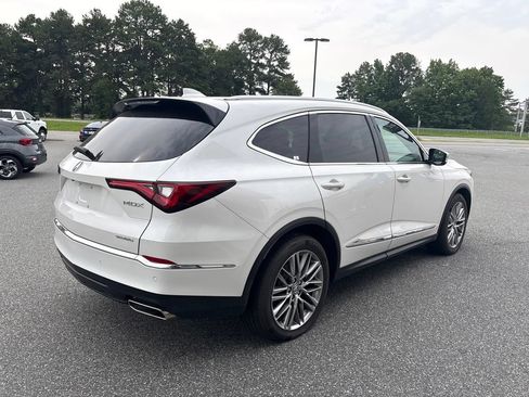 Used 2023 Acura MDX SH-AWD w/ Advance Package image 9