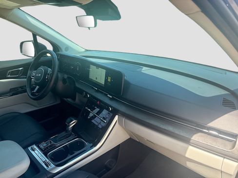 Used 2024 Kia Carnival SX FWD image 30