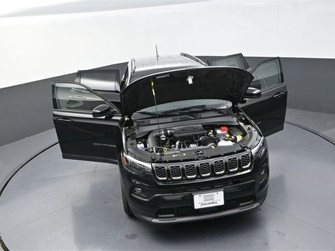New 2026 Jeep Compass Latitude image 26