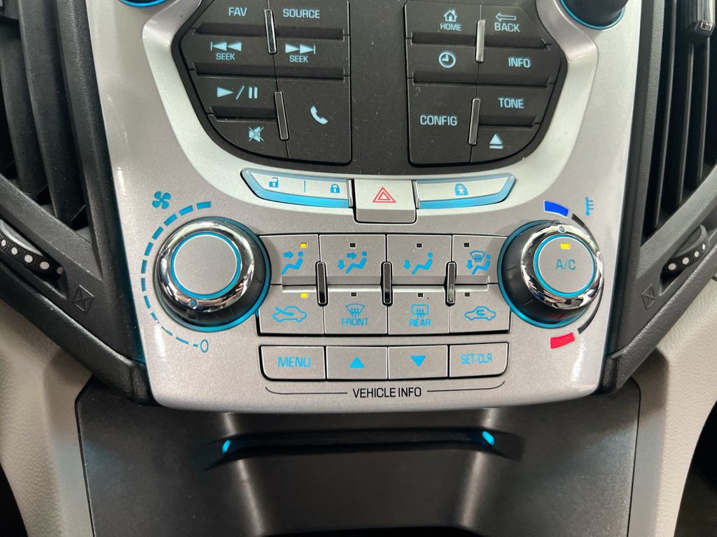 Used 2015 Chevrolet Equinox LT w/ Driver Convenience Package FWD image 16