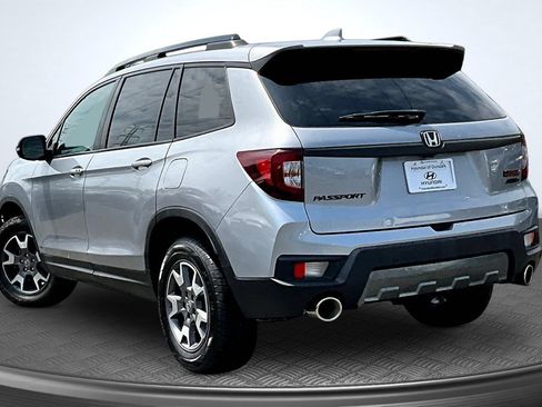 Used 2022 Honda Passport TrailSport image 3