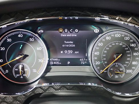Used 2020 Bentley Bentayga Design Series AWD/4WD image 17