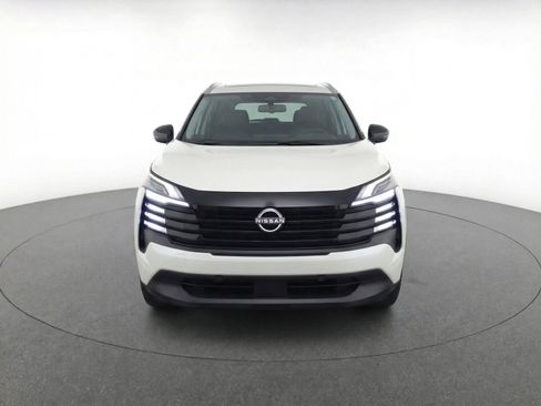 Used 2025 Nissan Kicks SV FWD image 2