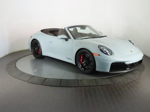 Certified 2025 Porsche 911 Carrera 4 GTS AWD/4WD image 17