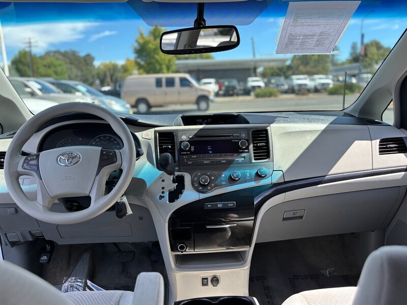 Used 2012 Toyota Sienna LE FWD image 16