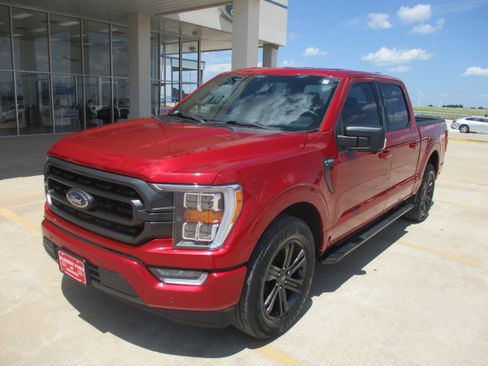 Used 2022 Ford F150 XLT w/ Equipment Group 302A High RWD image 2