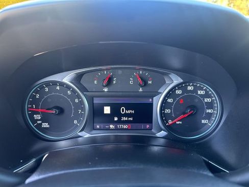 Used 2022 Chevrolet Equinox RS w/ RS Leather Package image 19