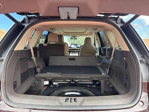 Used 2023 Lincoln Aviator Reserve w/ Equipment Group 201A image 7