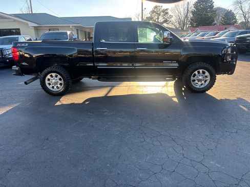 Used 2015 Chevrolet Silverado 2500 LTZ w/ Duramax Plus Package image 4