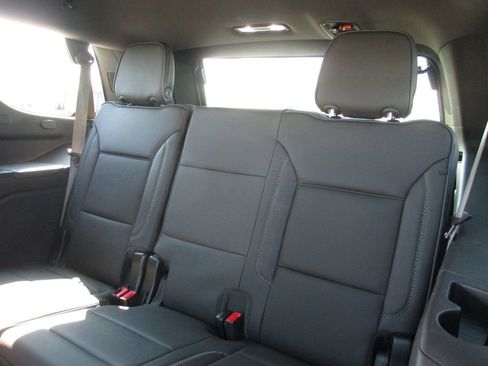 Used 2021 GMC Yukon Denali w/ Denali Premium Package image 25