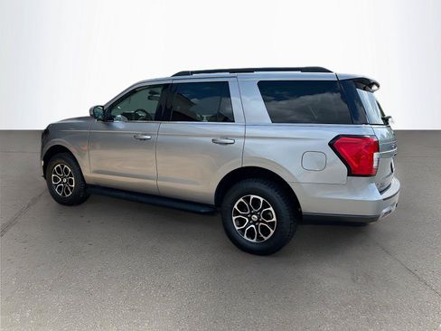 Used 2024 Ford Expedition XLT AWD/4WD image 6