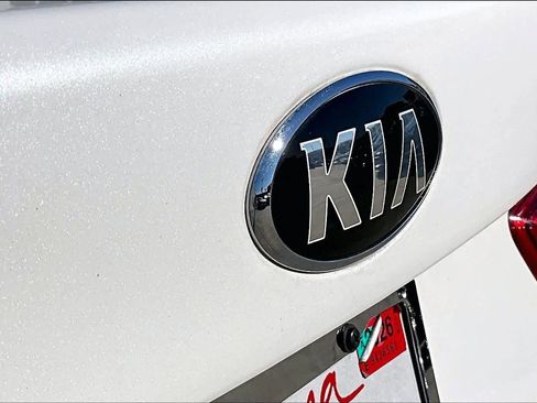 Used 2020 Kia Optima LX image 29