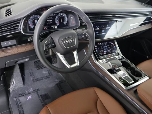 Used 2024 Audi Q8 Premium Plus image 2