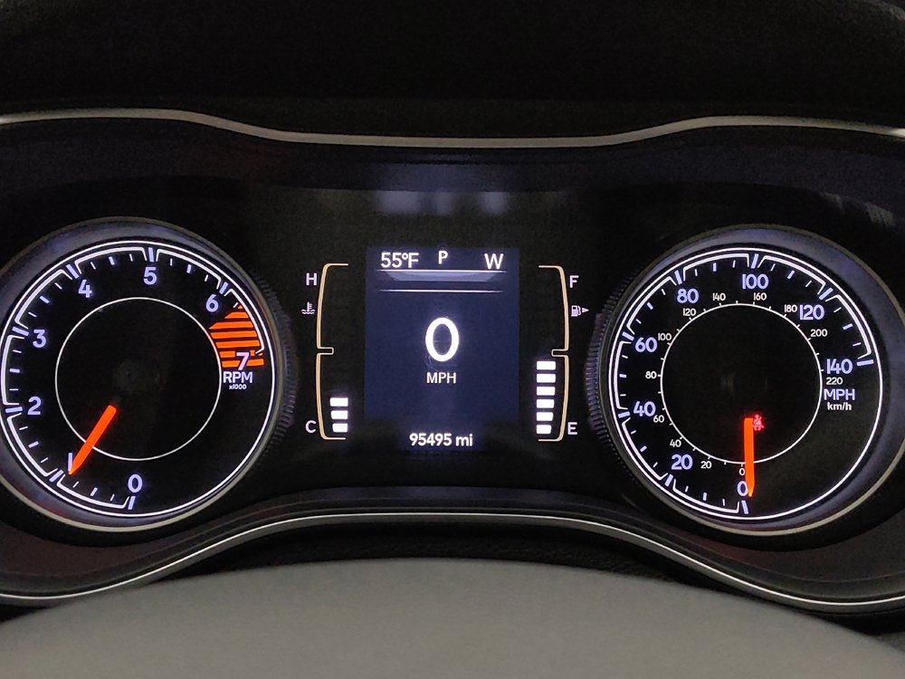 Used 2020 Jeep Cherokee Latitude Plus FWD image 23