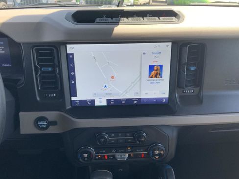 Used 2023 Ford Bronco Wildtrak AWD/4WD image 34