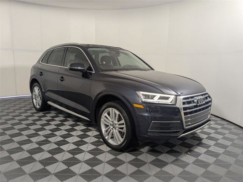 Used 2020 Audi Q5 2.0T Premium Plus w/ Premium Plus Package image 3