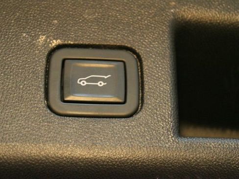 Used 2023 Chevrolet Equinox LT image 18