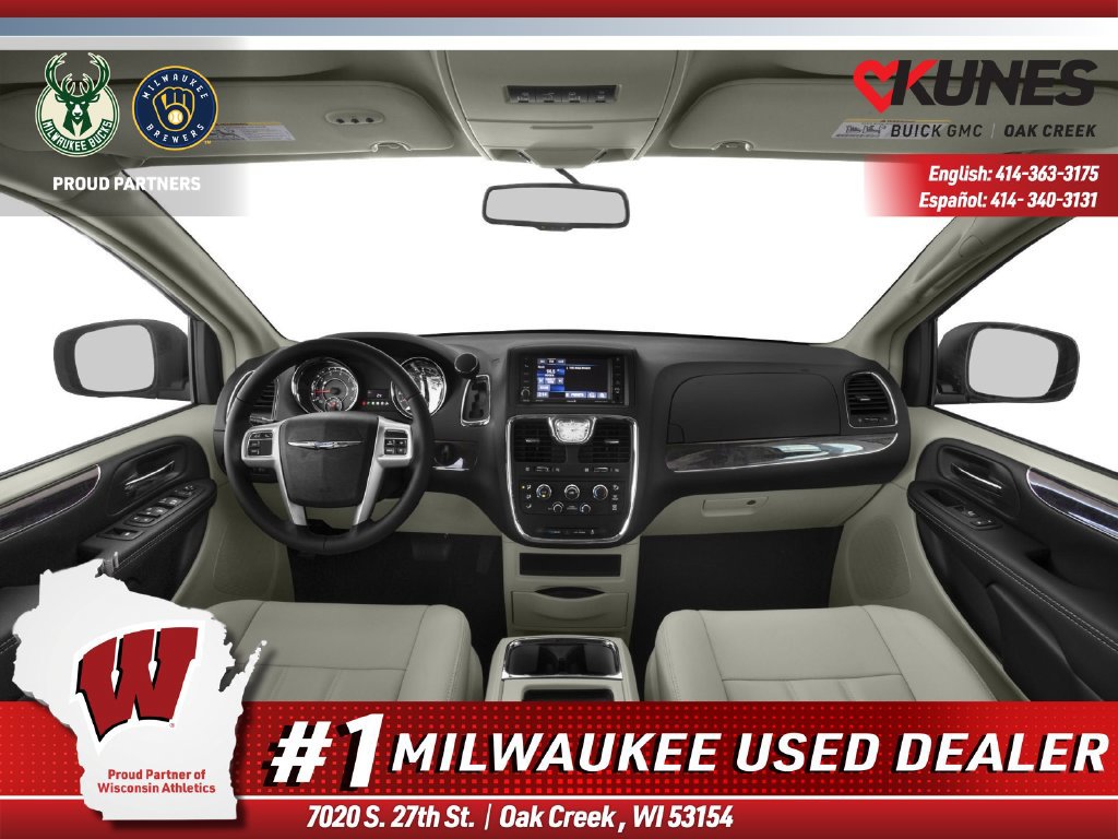 Used 2015 Chrysler Town & Country Touring w/ Driver Convenience Group FWD image 5
