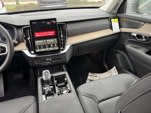 Used 2026 Volvo XC90 B6 Plus w/ Protection Package Premier AWD/4WD image 31